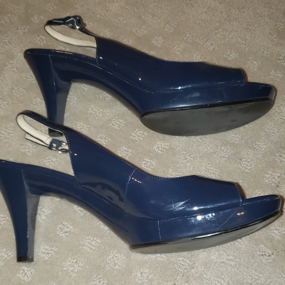 Nine West navy heels - Picture 5 of 5